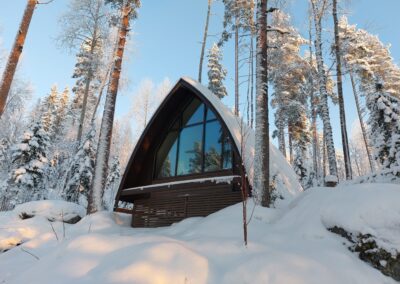kahden henkilön majoitus luonnon keskellä